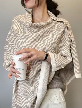 Wavy Print Shawl W/ Buttons